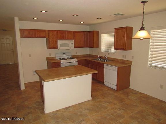 2nd image of 708 W Calle Marojo