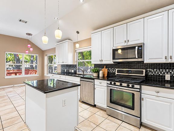 2nd image of 15814 Rustic Ln