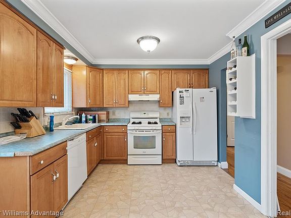 5th image of 6228 Colonial St