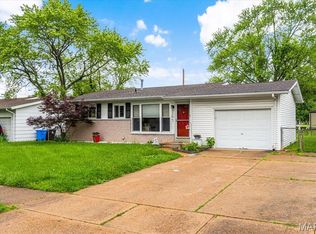 830 Carmelita Ln, Florissant, MO 63031