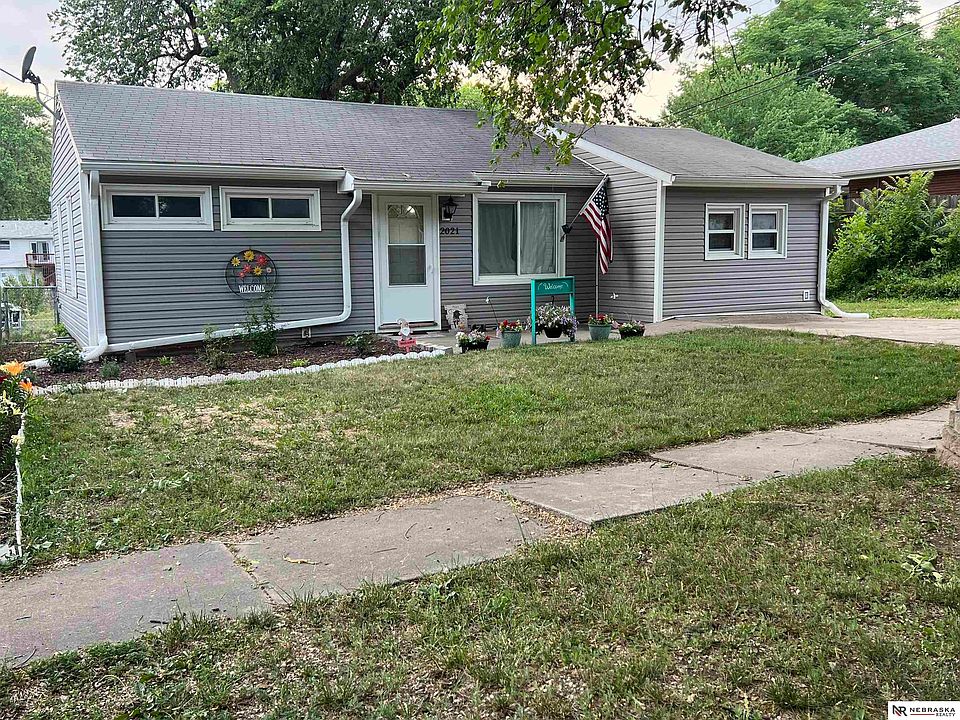 1st image of 2021 N 64th St