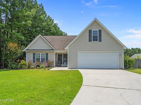 208 Larchmont Court, Burgaw, NC 28425