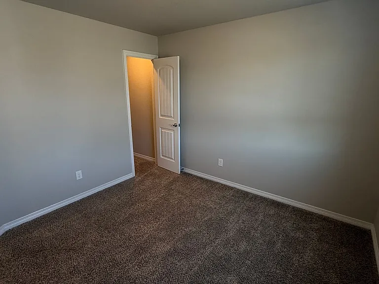 10934 Rowley Dr — Photo 14