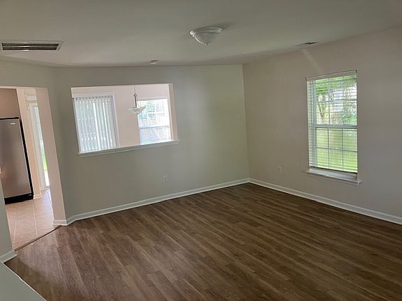 3rd image of 66 Shadow Moss Dr