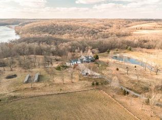 578 Cedar River Rd, Mount Vernon, IA 52314