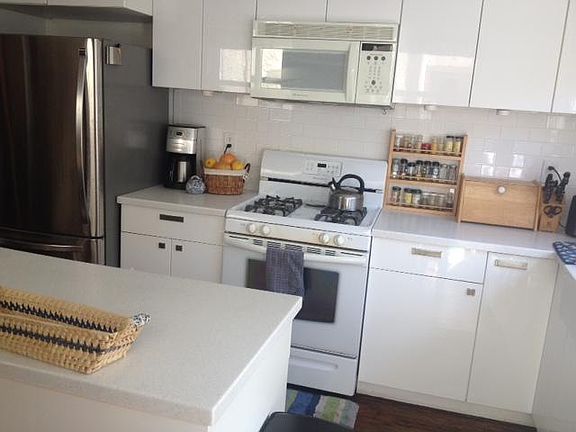 Modern, fully-equipped kitchen 