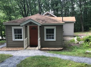 25 Royal Oak Ave, Middletown, NY 10940