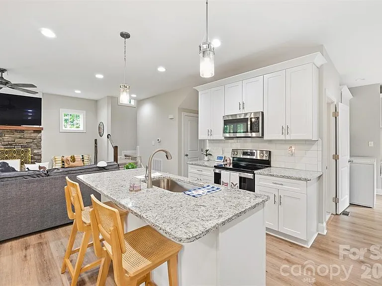 2029 Bost St — Photo 9