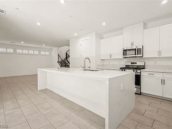 5th image of 3209 Waterstone Ave