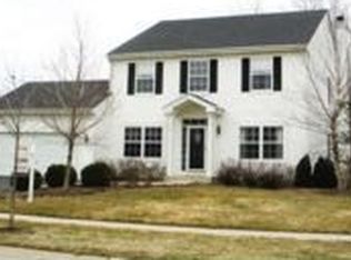 440 Oak Grove Cir, Wauconda, IL 60084