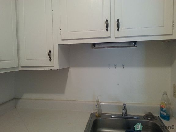 3rd image of 1051 Tower Blvd APT 305