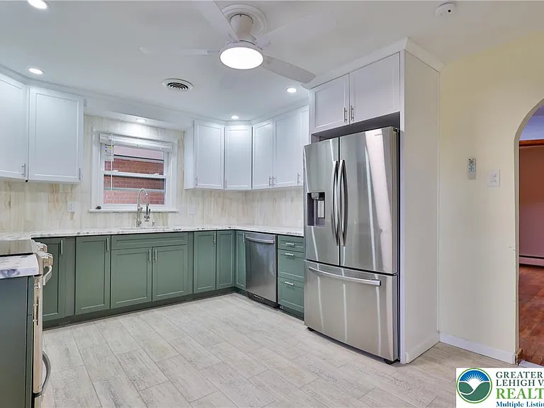 336 E Market St — Photo 7