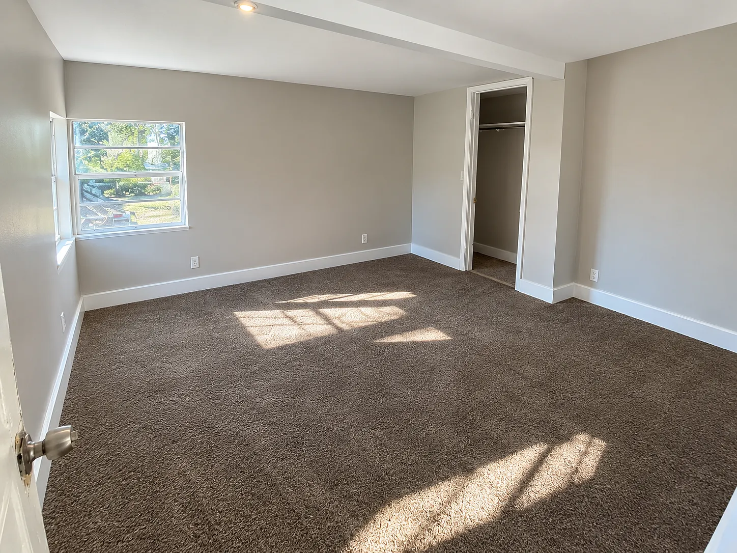 2 bed, 1100 sqft, $1,500 — Photo 3