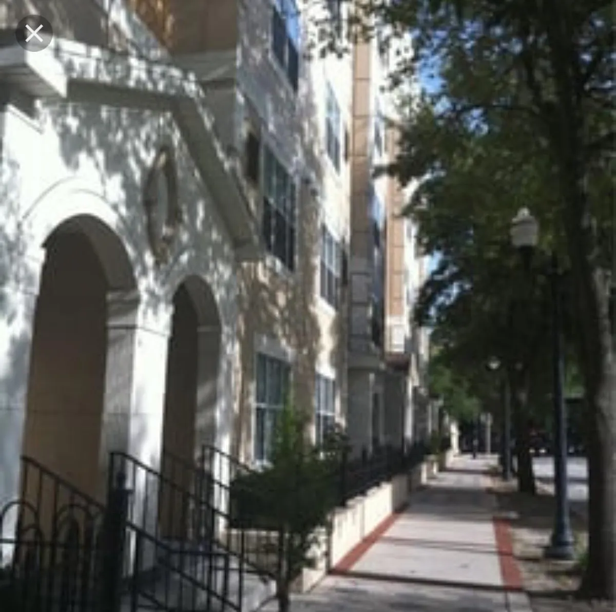 Building Photo - 304 E South St #1019