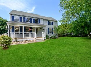 905 Cedarfields Dr, Greenport, NY 11944