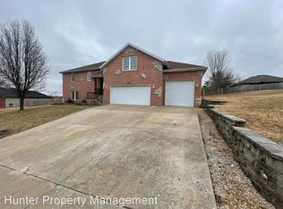 906 S 12th Ave, Ozark, MO 65721