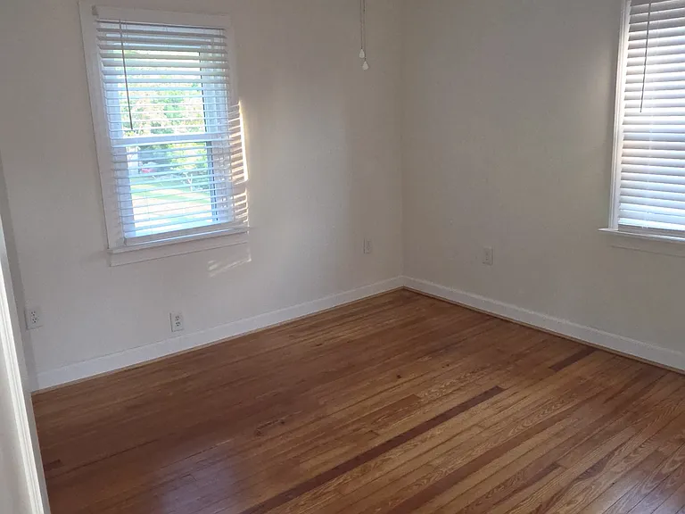 112 Joyce Ave — Photo 7