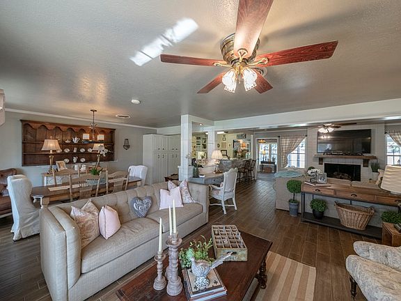 5th image of 2824 Cimmaron Ave