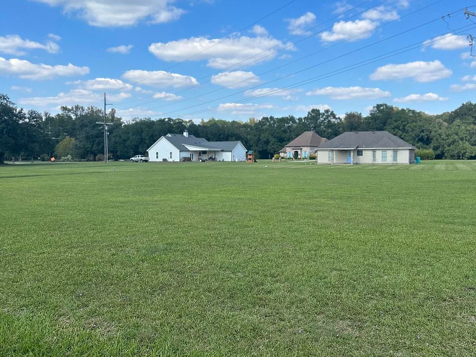 2nd image of Circle Dr