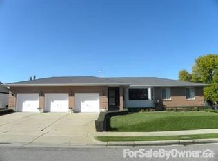 1411 N Hillsboro Dr, Layton, UT 84040
