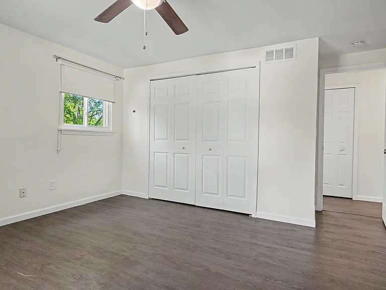 2735 Foster Ave — Photo 16