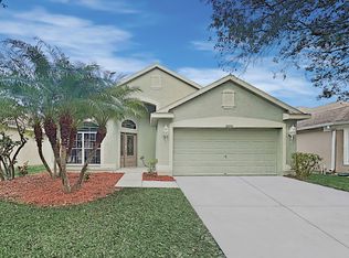 18846 Maisons Dr, Lutz, FL 33558
