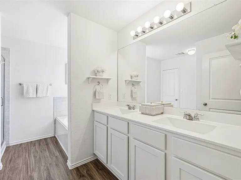 138 George Kimble Cv — Photo 20