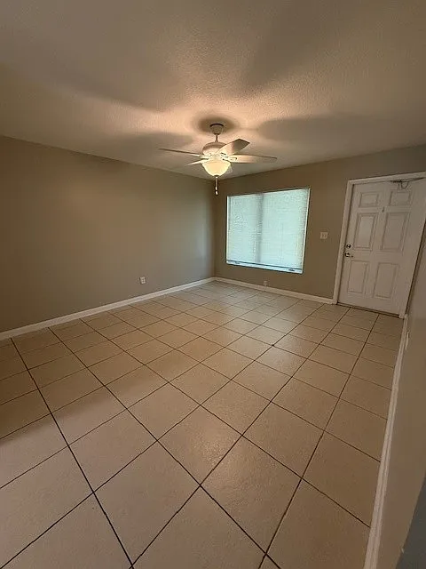 2 bed, 1100 sqft, $1,950 — Photo 3