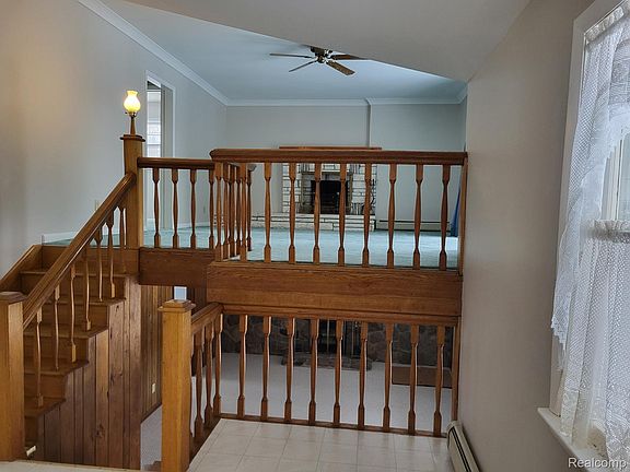 4th image of 4662 N Lapeer Rd