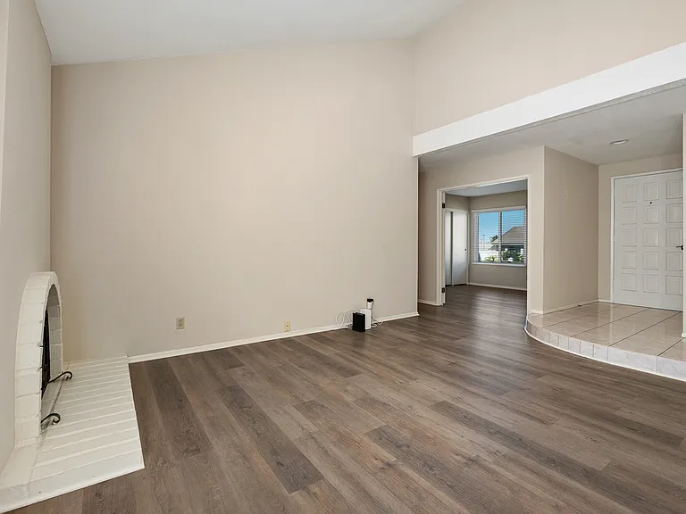 4068 Jeffrey Dr — Photo 18