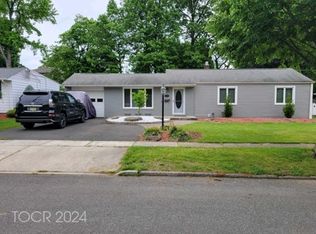 230 Beech Dr S, River Edge, NJ 07661
