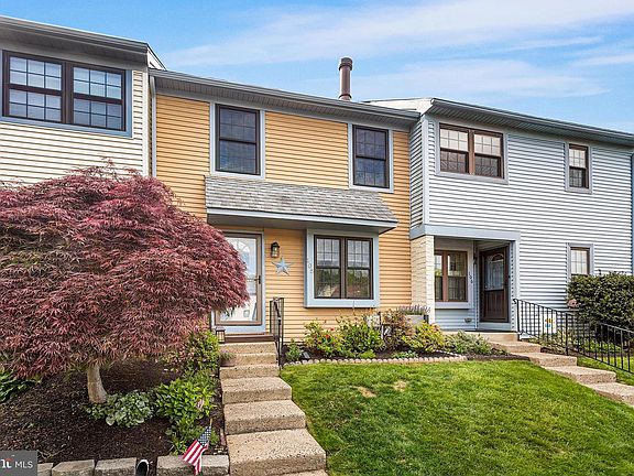3rd image of 105 Rutledge Ct