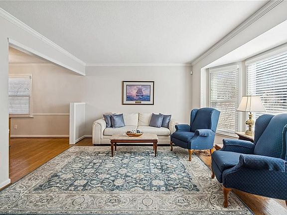 5th image of 15918 W 136th Ter