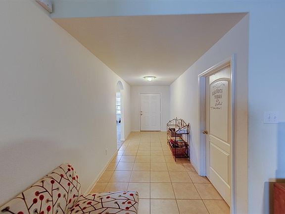 3rd image of 104 Mojave Ln