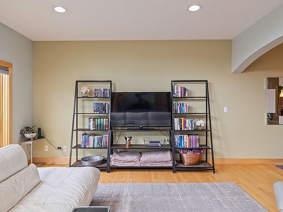 5th image of 5683 Long Meadow Ct