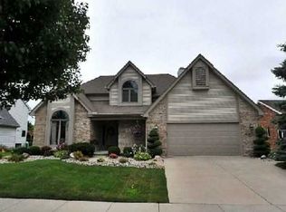 465 Georgetown Dr, Oregon, OH 43616