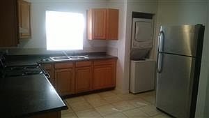 3rd image of 712 E Floribraska Ave APT B