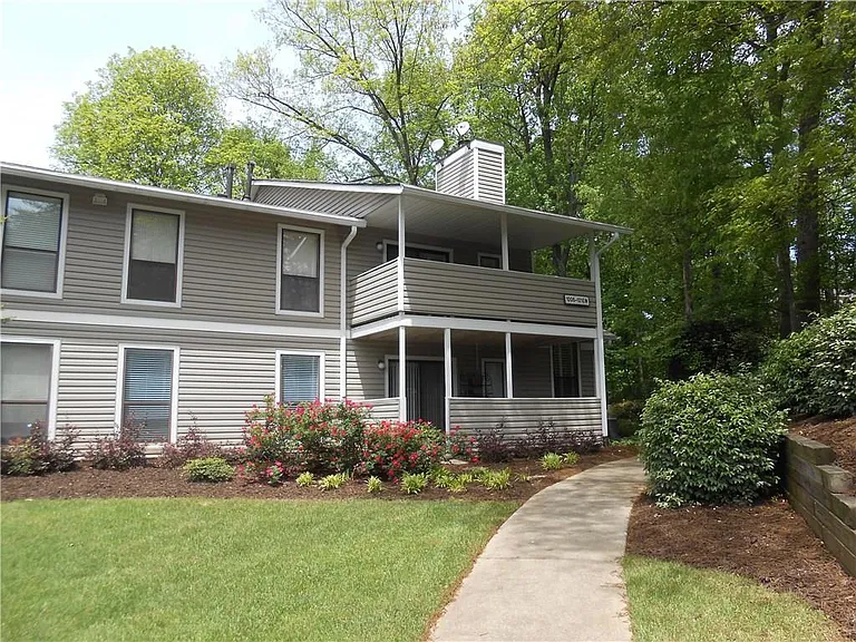 1010 Wynnes Ridge Cir SE — Photo 1