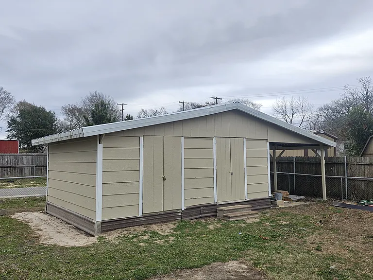 302 N Main St — Photo 3