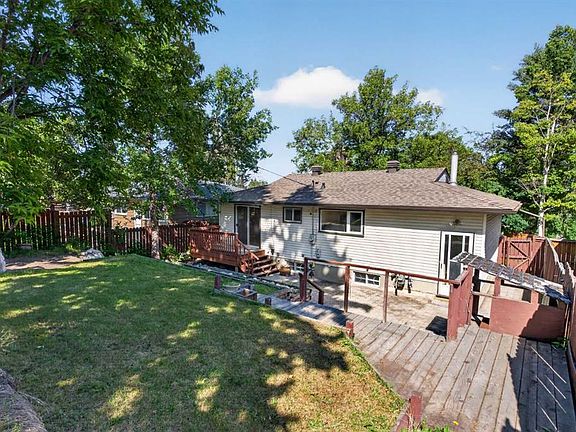 2nd image of 36 E Hazelwood Cres SW