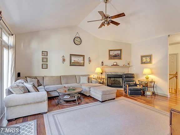 4th image of 251 Oakwood Dr