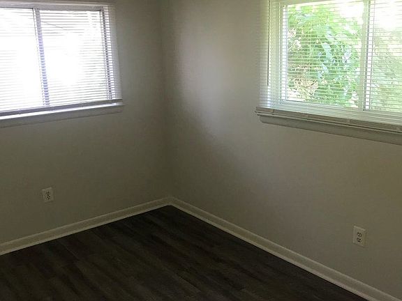 3rd image of 21338 Colwell Ave