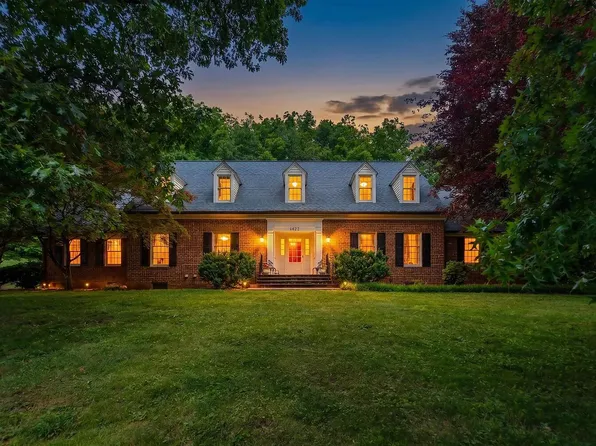 1430 Dogwood Rd, Staunton, VA 24401