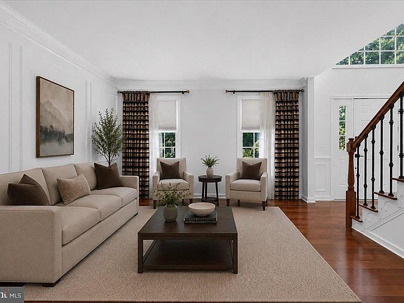 5th image of 124 Mountain Oaks Rd