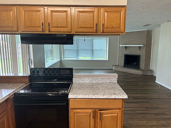 4th image of 1101 Trinidad Ln