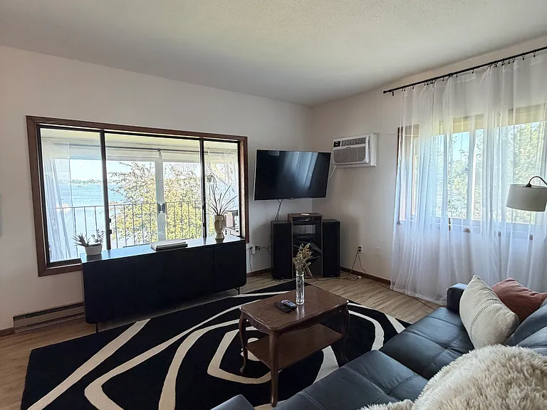 43 2nd Ave SE #205 — Photo 5