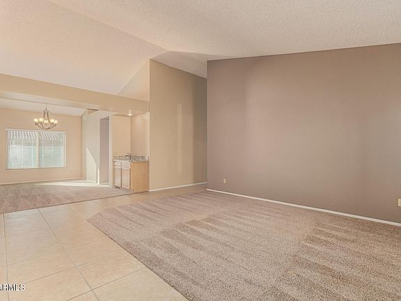 4th image of 1007 E SECRETARIAT Drive