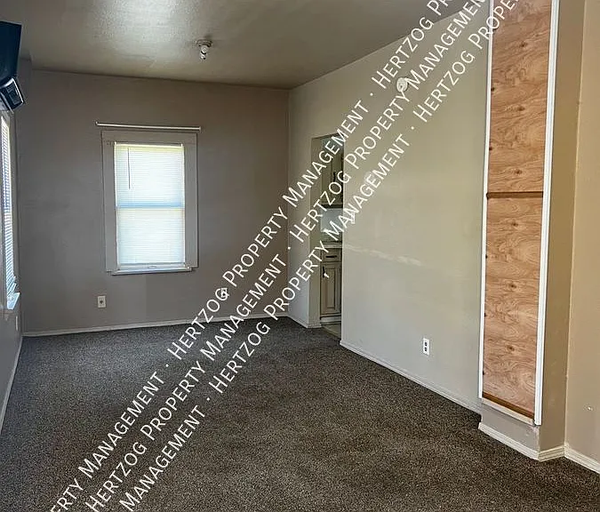 409 W Summit Ave — Photo 6