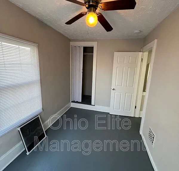 810 Reinhard Ave — Photo 7