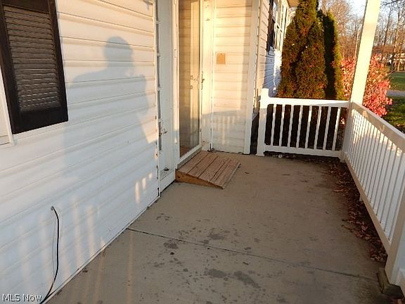 4th image of 765 Fairway Dr